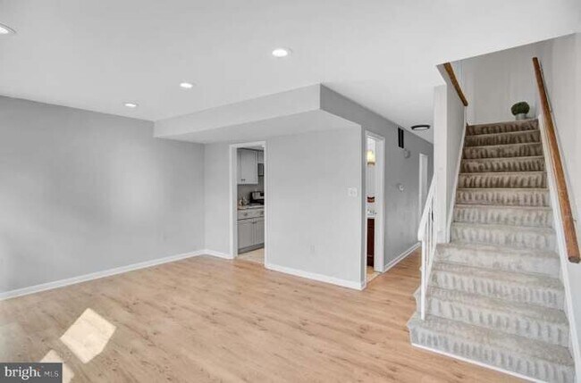 Building Photo - 14767 Darbydale Ave