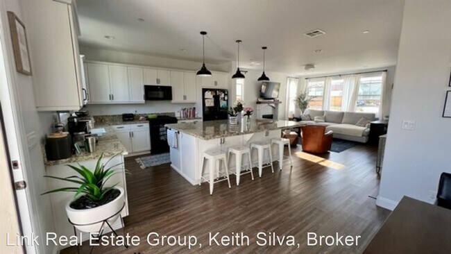 Foto del edificio - 3 br, 2 bath House - 457 Junipero Way