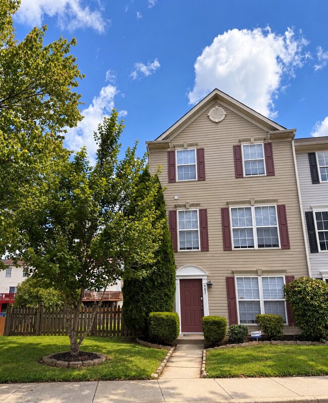 Building Photo - 981 Pirates Ct