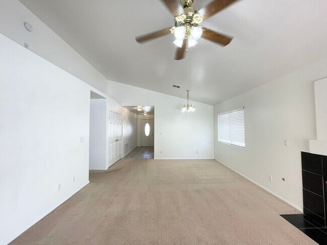 Building Photo - Welcome to this beautiful 1 story home in ...