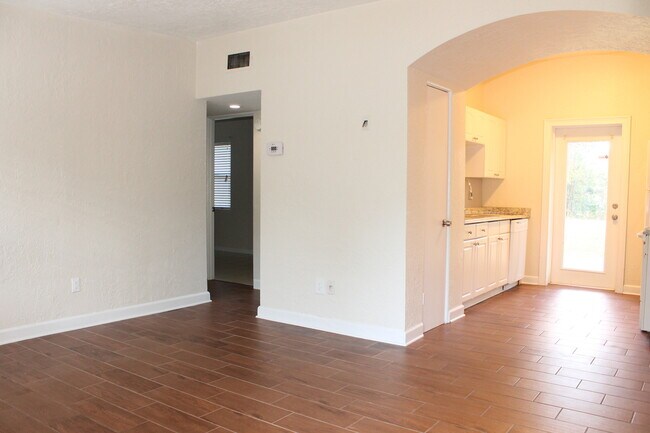 Foto del edificio - Adorable Mid Century Modern Bungalow in Winter Park!