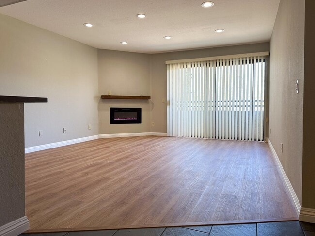 Building Photo - 4550 Laurel Canyon Blvd