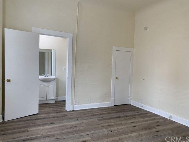 Building Photo - 125 E 20th St