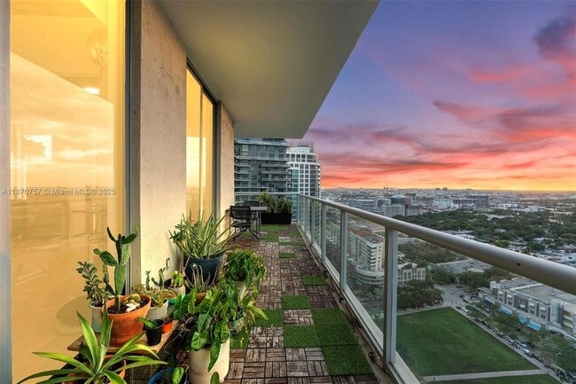 Foto del edificio - 3470 E Coast Ave