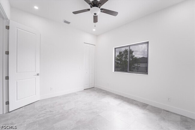Building Photo - 4308 NW 27th Ln