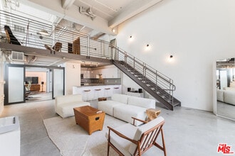 Building Photo - 1130 Flower St