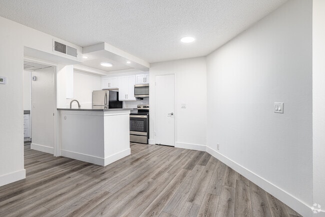 1BR, 1BA - 766SF - Dining Room - 339 Ardmore