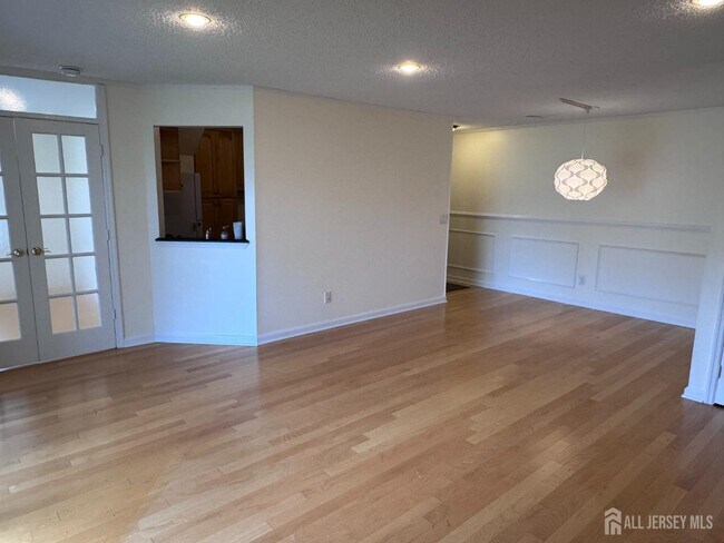 Building Photo - 1706 Pebble Pl