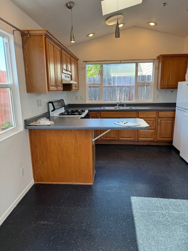 Building Photo - High St. - 269-273 High St. San Luis Obisp...