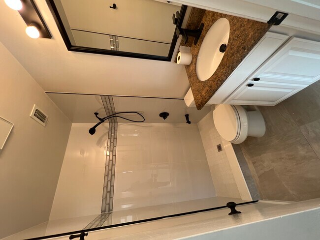 Building Photo - 5980 Woodwind Ct