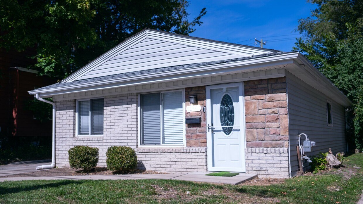 Foto principal - Fully Furnished Ranch Home in Birmingham, ...