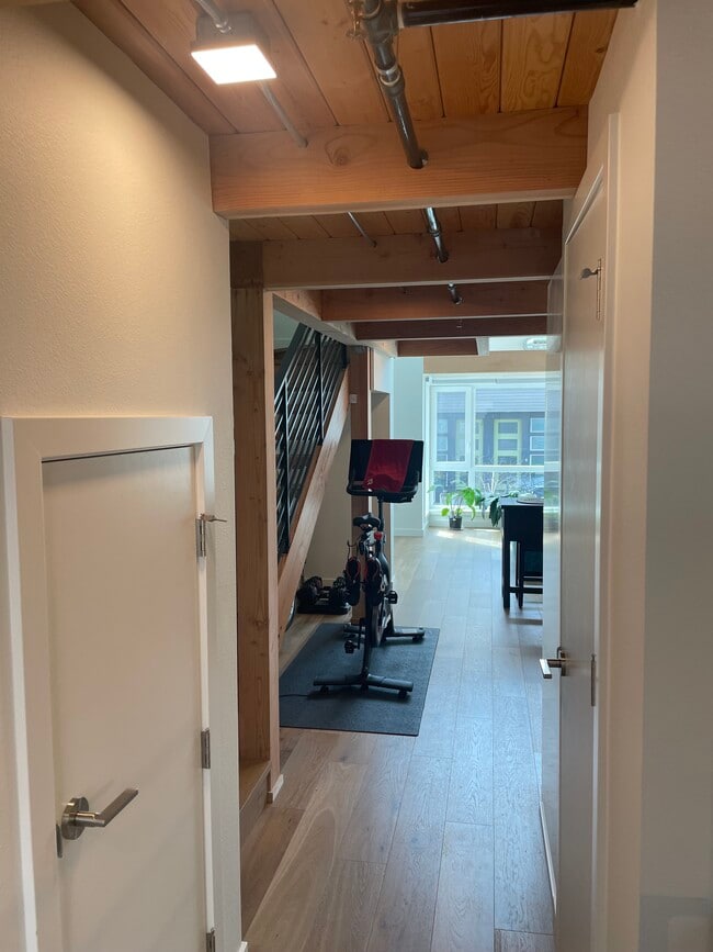 Building Photo - 2617 Franklin Ave E