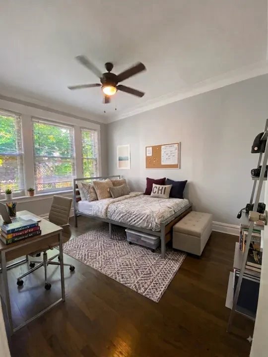 Foto del edificio - 1222 W Rosemont Ave
