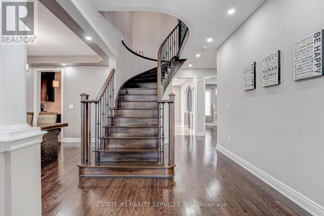 Building Photo - 20 Maybeck Dr