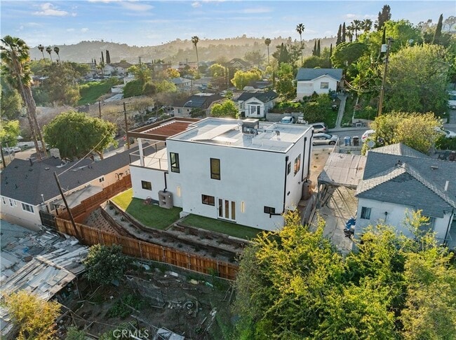 Building Photo - 3810 Locke Ave