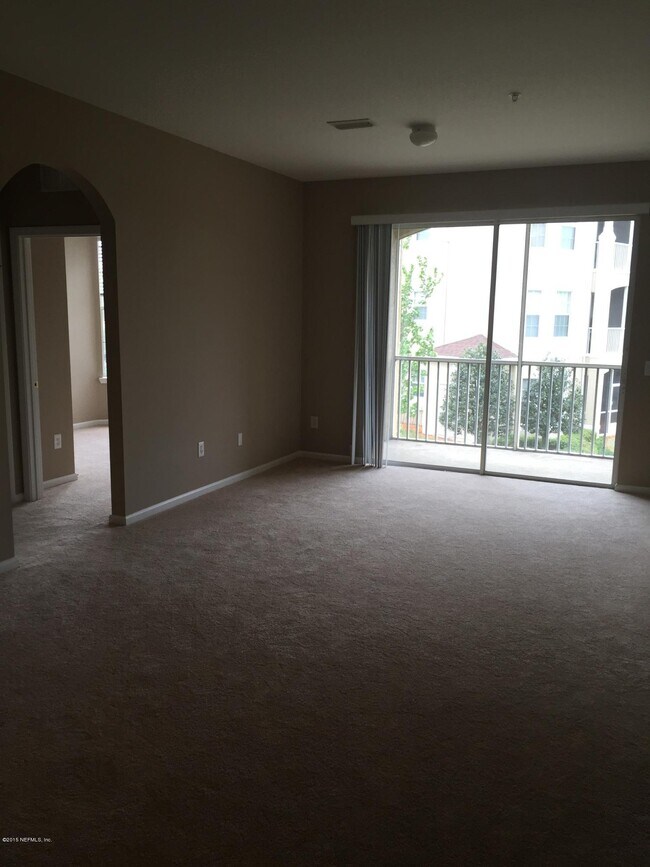 Building Photo - 7801 Point Meadows Dr