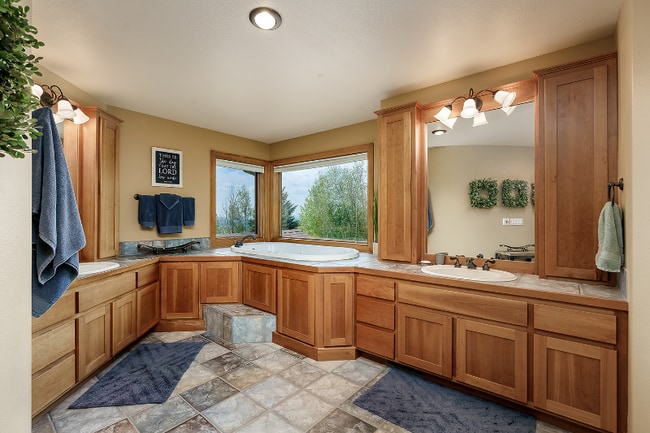 Building Photo - 3322 Stoney Ridge Rd