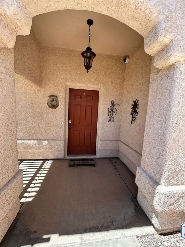 Building Photo - Furnished Winter Home!