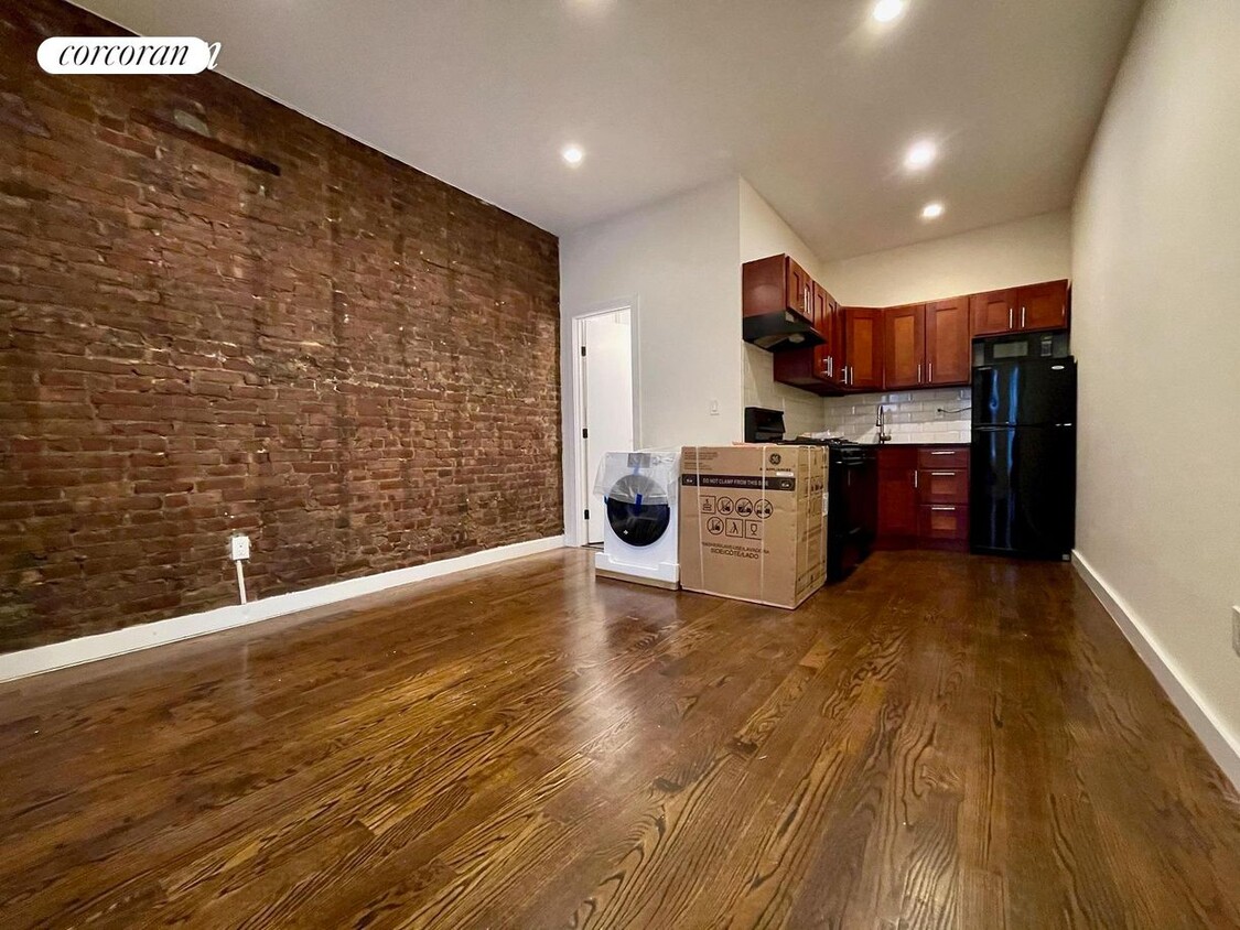 Foto principal - 1433 Bedford Ave