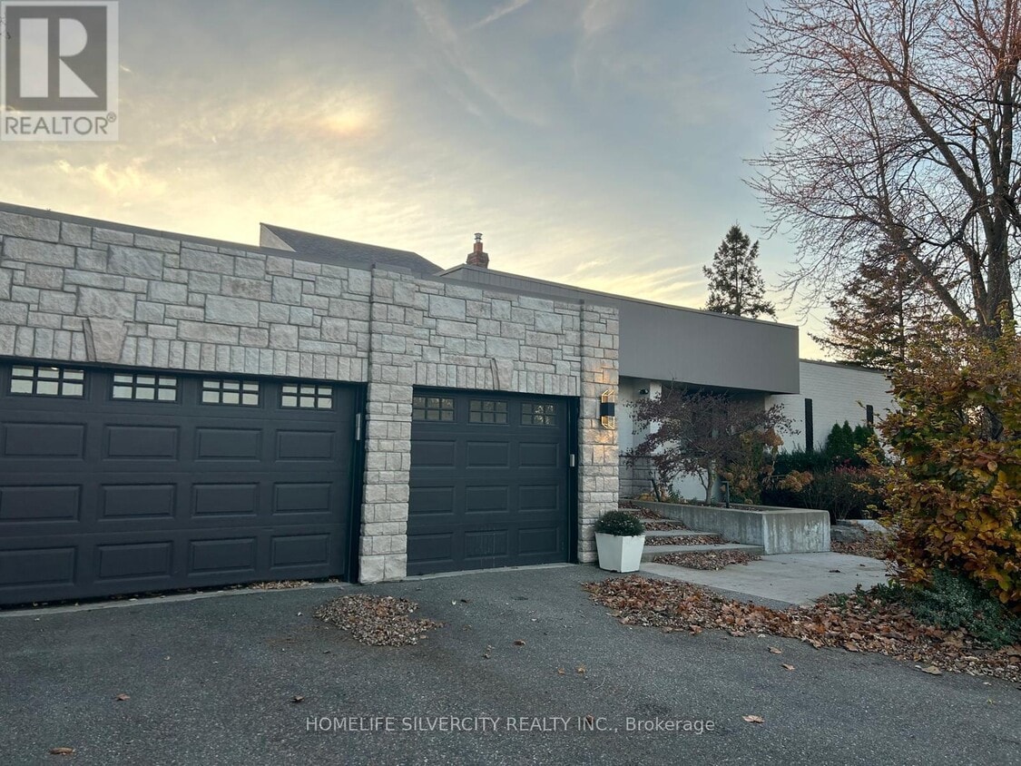 Building Photo - 37 Michelangelo Blvd