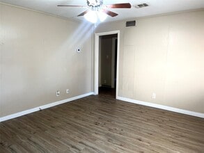 Building Photo - 946 Milam St