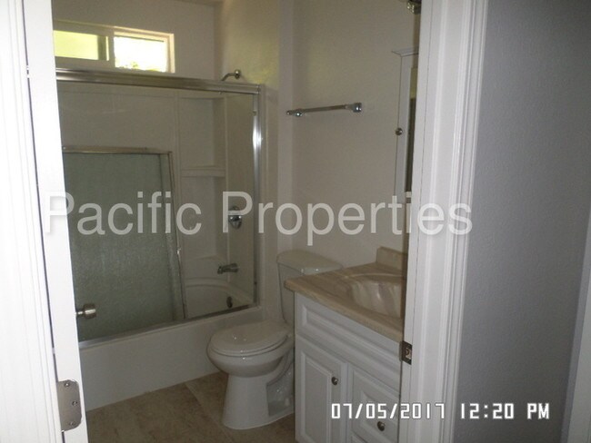 Foto del edificio - 2425 Kenton Ct