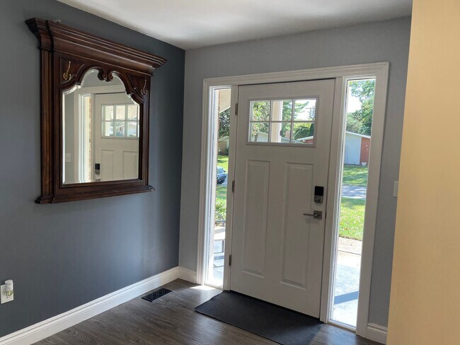 Foto del edificio - Shelby Township Custom Ranch, 3 or 4 Bedro...