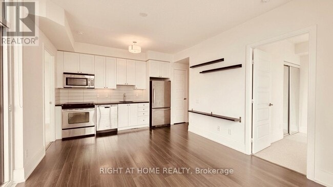 Building Photo - 15 Viking Ln