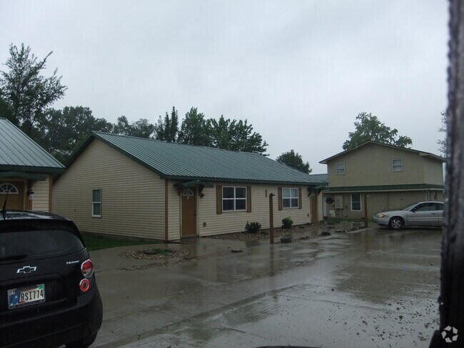 Building Photo - 8406 S US Highway 41