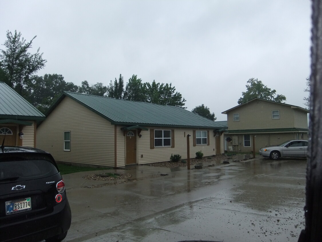 Primary Photo - 8406 S US Highway 41