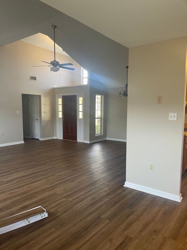 Foto del edificio - 480 Teal Lake Dr
