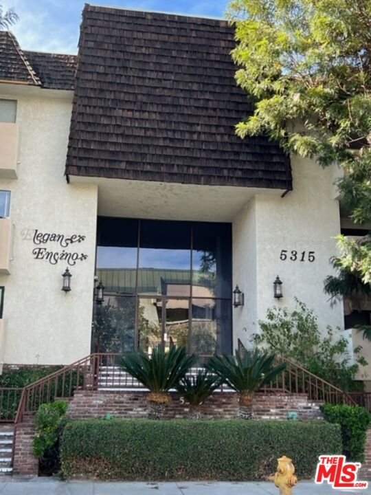 Primary Photo - 5315 Yarmouth Ave
