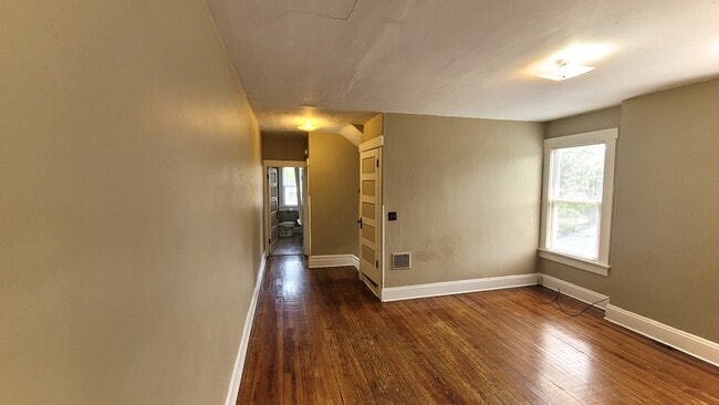 Building Photo - 74 E Hudson St