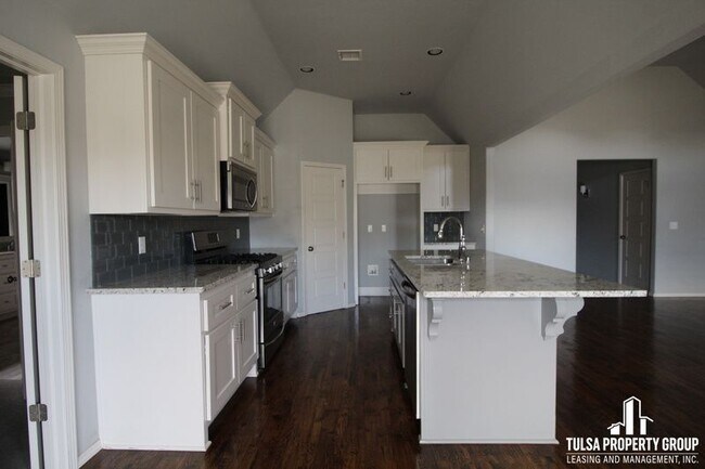 Foto del edificio - 18324 E. 50th St.  Tulsa OK 74134