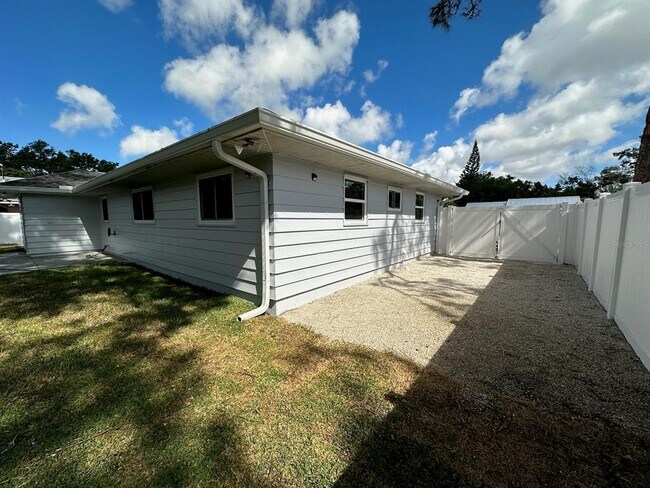 Foto del edificio - 2672 Nancy St