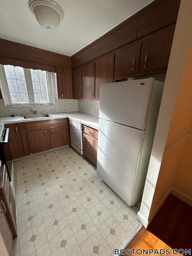 Building Photo - 7 Captain Parker Arms