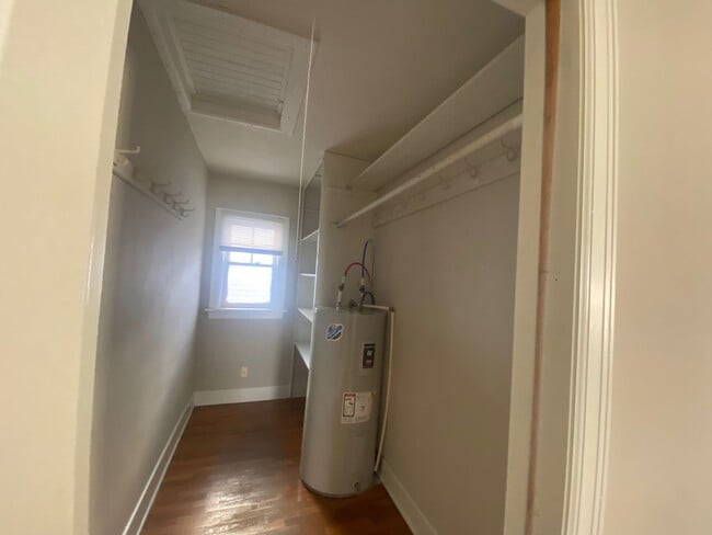 Building Photo - OPEN HOUSE!  1 Bedroom Home for Rent in Ne...