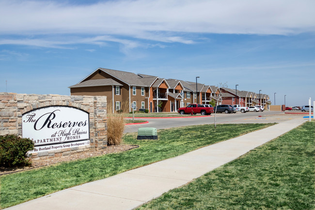 Building Photo - The Reserves at High Plains