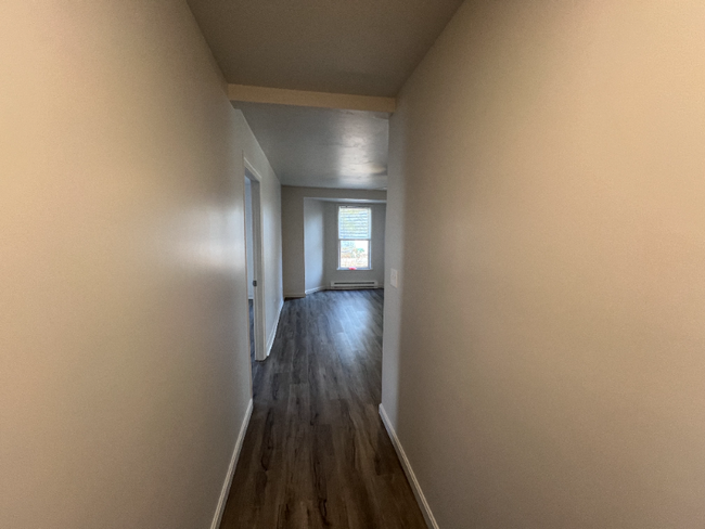 Building Photo - 20 Elm St