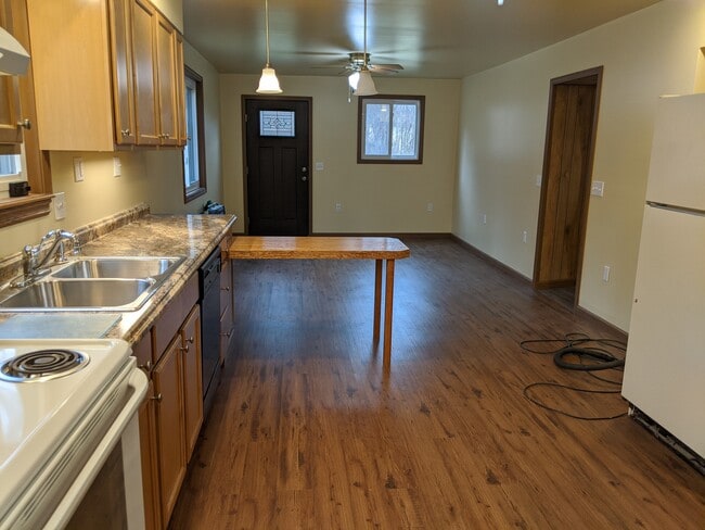 Building Photo - 980 PA-136