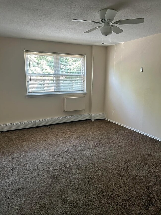 Building Photo - Valley Stream Garden Apartments