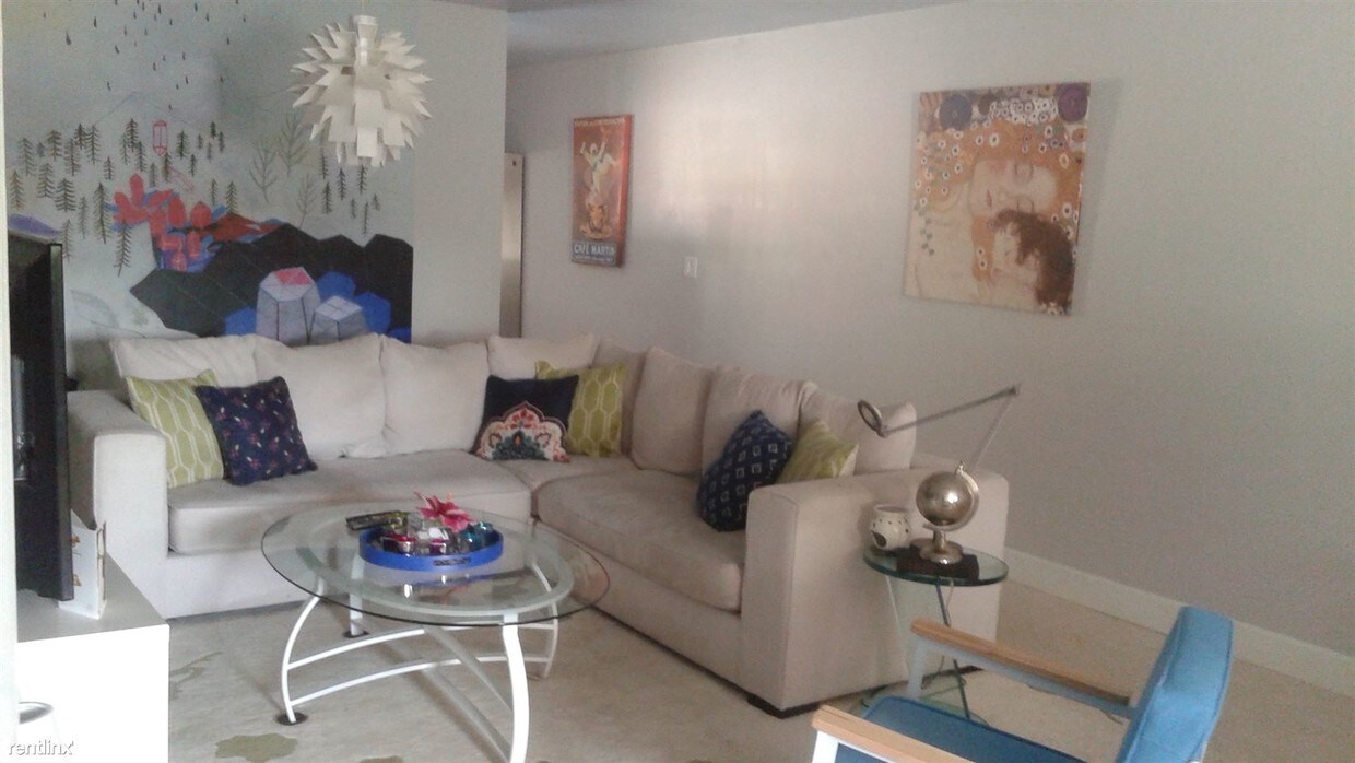 Primary Photo - 2 br, 2 bath Townhome - 839 Sw 13th Street