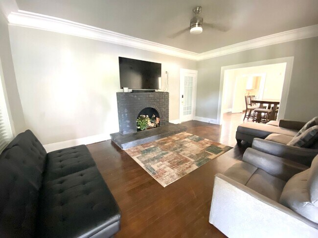 Photo - 1439 E Highland Blvd Apartment