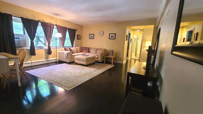 Foto del edificio - 4970 N Marine Dr