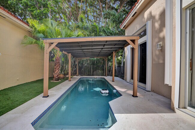 Foto del edificio - 5860 NW 120th Ave