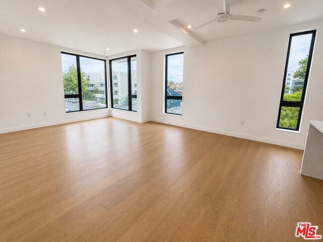 Foto del edificio - 1257 N Detroit St