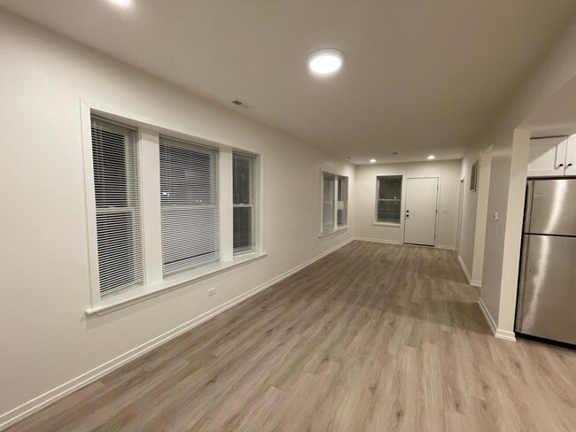 Building Photo - 3637 W Iowa St