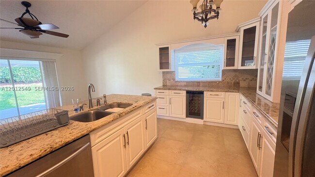 Foto del edificio - 759 NW 161st Ave