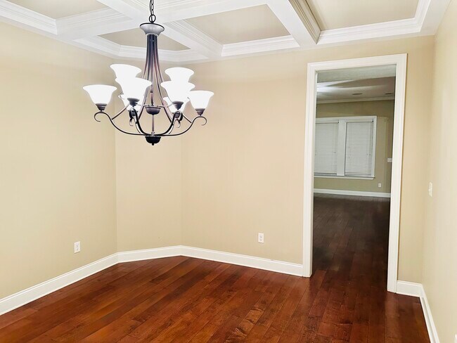 Foto del edificio - 4064 Ellington Dr