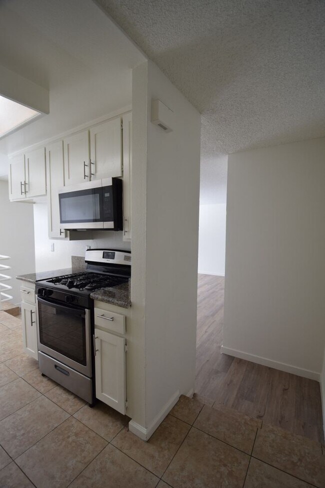 Building Photo - 11315